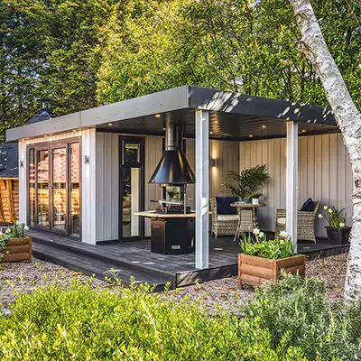 Large veranda garden room with BBQ 